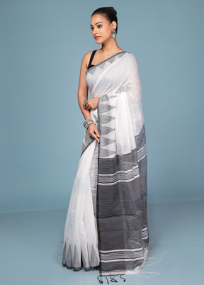 White Cotton Saree With Blouse Piece
