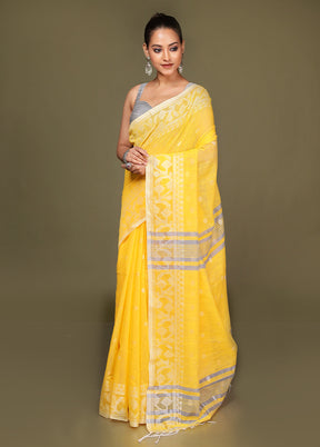 Yellow Matka Silk Saree With Blouse Piece