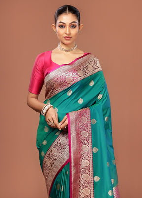 Green Uppada Silk Saree With Blouse Piece