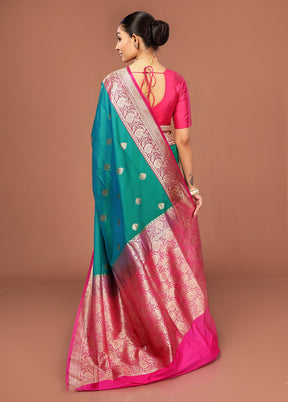 Green Uppada Silk Saree With Blouse Piece