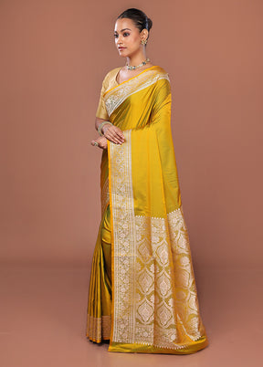 Green Banarasi Silk Saree With Blouse Piece