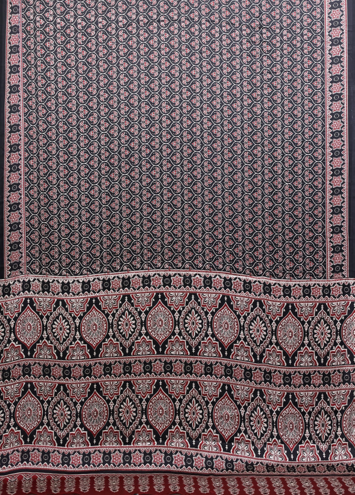 Black Printed Silk Saree Without Blouse Piece