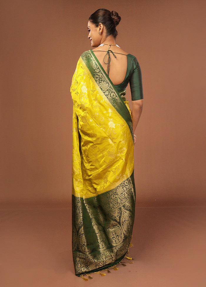 Green Dupion Silk Saree With Blouse Piece