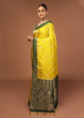 Green Dupion Silk Saree With Blouse Piece