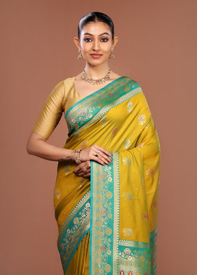 Green Dupion Silk Saree With Blouse Piece