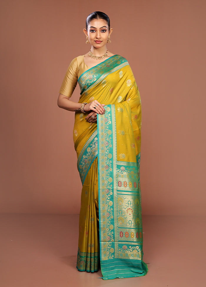 Green Dupion Silk Saree With Blouse Piece