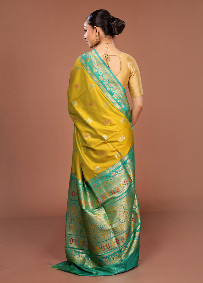 Green Dupion Silk Saree With Blouse Piece