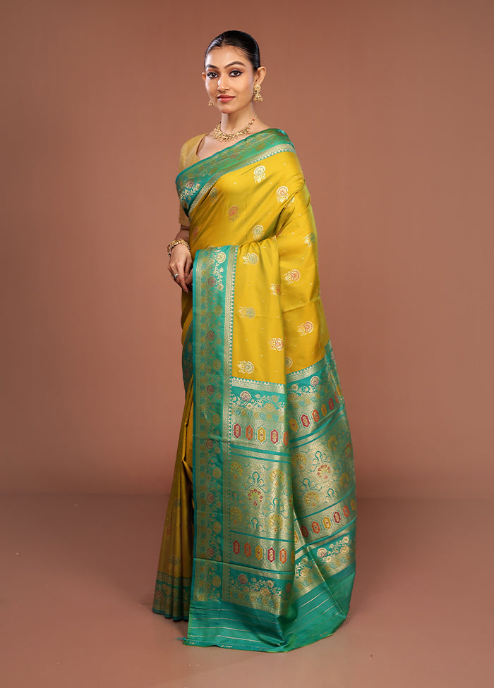 Green Dupion Silk Saree With Blouse Piece
