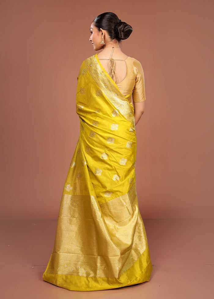 Green Dupion Silk Saree With Blouse Piece