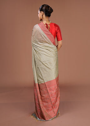 Cream Kanjivaram Silk Saree With Blouse Piece