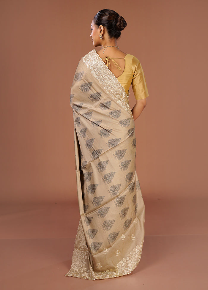 Cream Tussar Silk Saree With Blouse Piece
