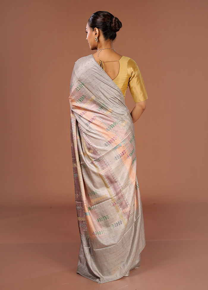 Cream Tussar Silk Saree With Blouse Piece