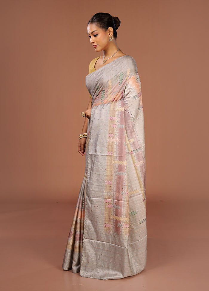 Cream Tussar Silk Saree With Blouse Piece