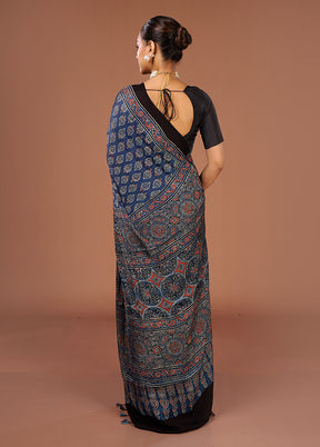 Blue Printed Silk Saree Without Blouse Piece