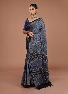 Blue Printed Silk Saree Without Blouse Piece