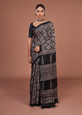 Black Printed Pure Silk Saree Without Blouse Piece