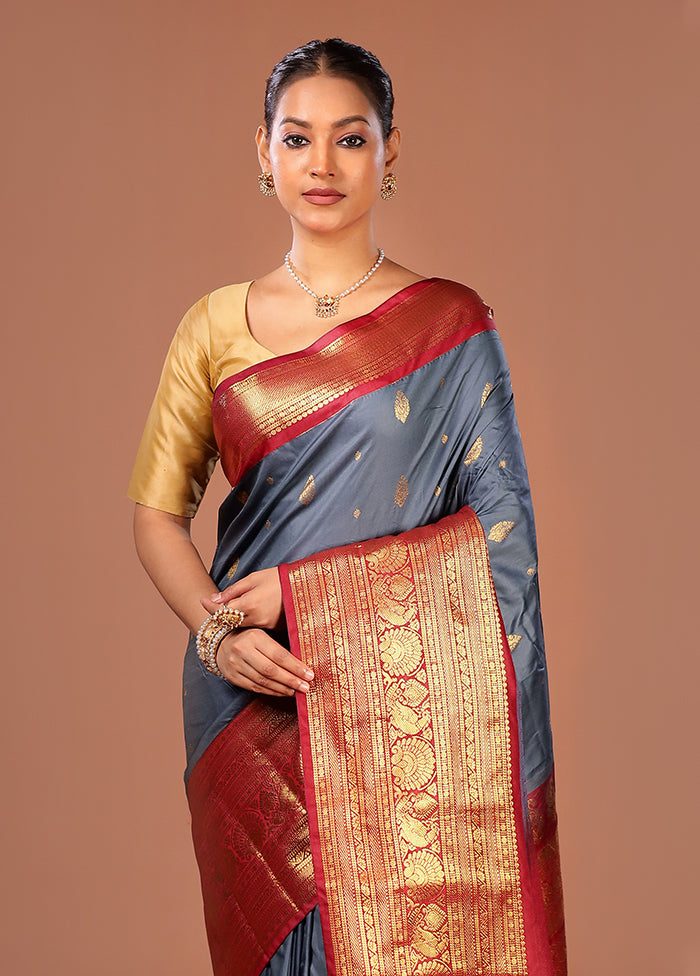 Grey Gadwal Silk Saree Without Blouse Piece