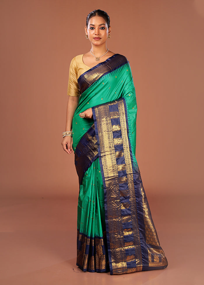 Green Gadwal Silk Saree Without Blouse Piece