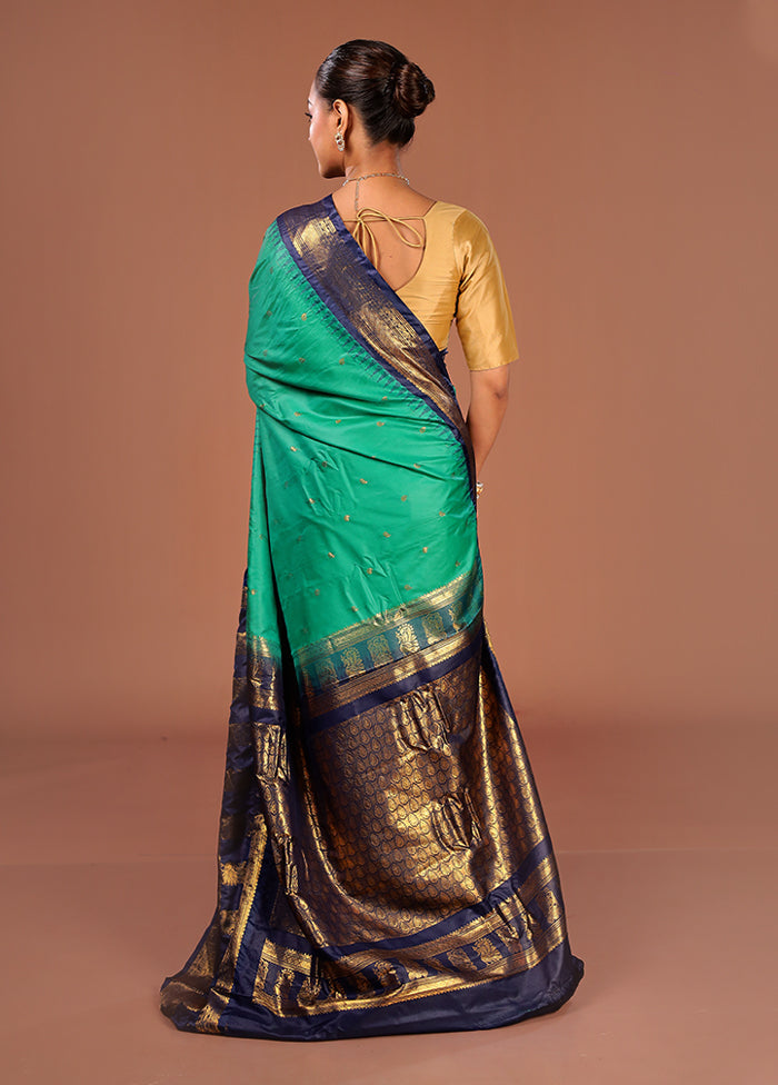 Green Gadwal Silk Saree Without Blouse Piece