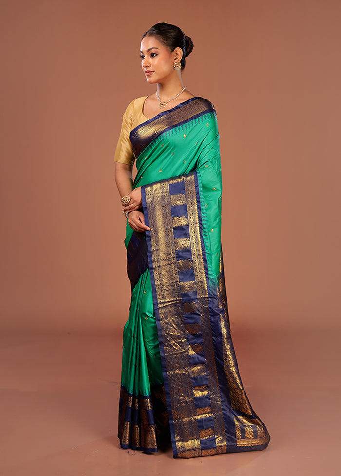 Green Gadwal Silk Saree Without Blouse Piece