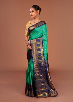 Green Gadwal Silk Saree Without Blouse Piece