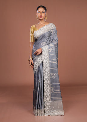 Cream Tussar Silk Saree With Blouse Piece