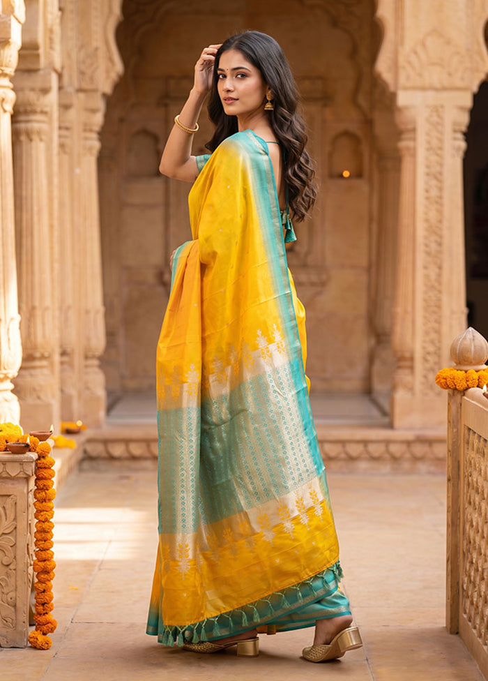 Yellow Handloom Kanchipuram Pure Silk Saree With Blouse Piece