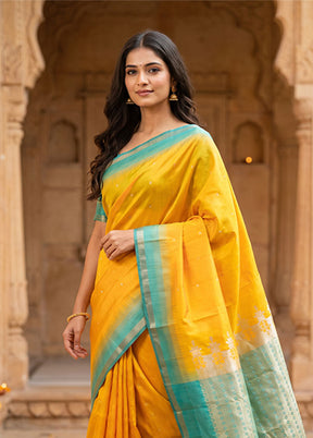 Yellow Handloom Kanchipuram Pure Silk Saree With Blouse Piece