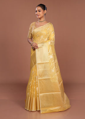Yellow Cotton Saree With Blouse Piece