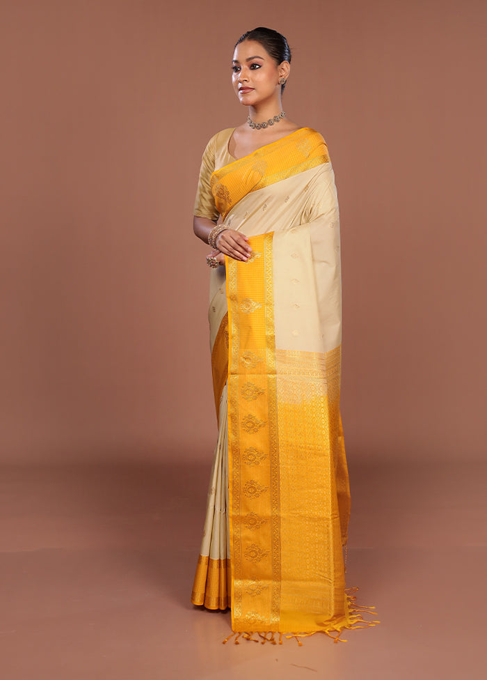 Cream Kanjivaram Silk Saree With Blouse Piece