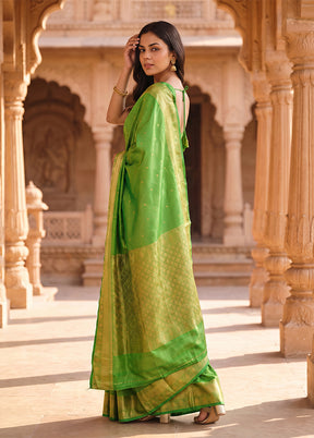 Green Handloom Kanjivaram Pure Silk Saree With Blouse Piece