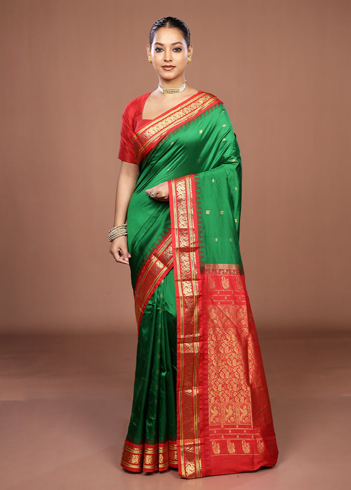 Green Handloom Kanjivaram Pure Silk Saree With Blouse Piece