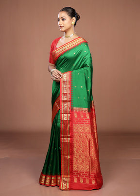 Green Handloom Kanjivaram Pure Silk Saree With Blouse Piece