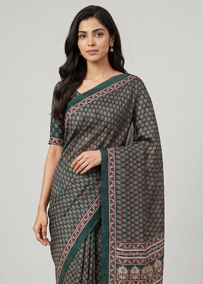 Green Printed Silk Saree Without Blouse Piece