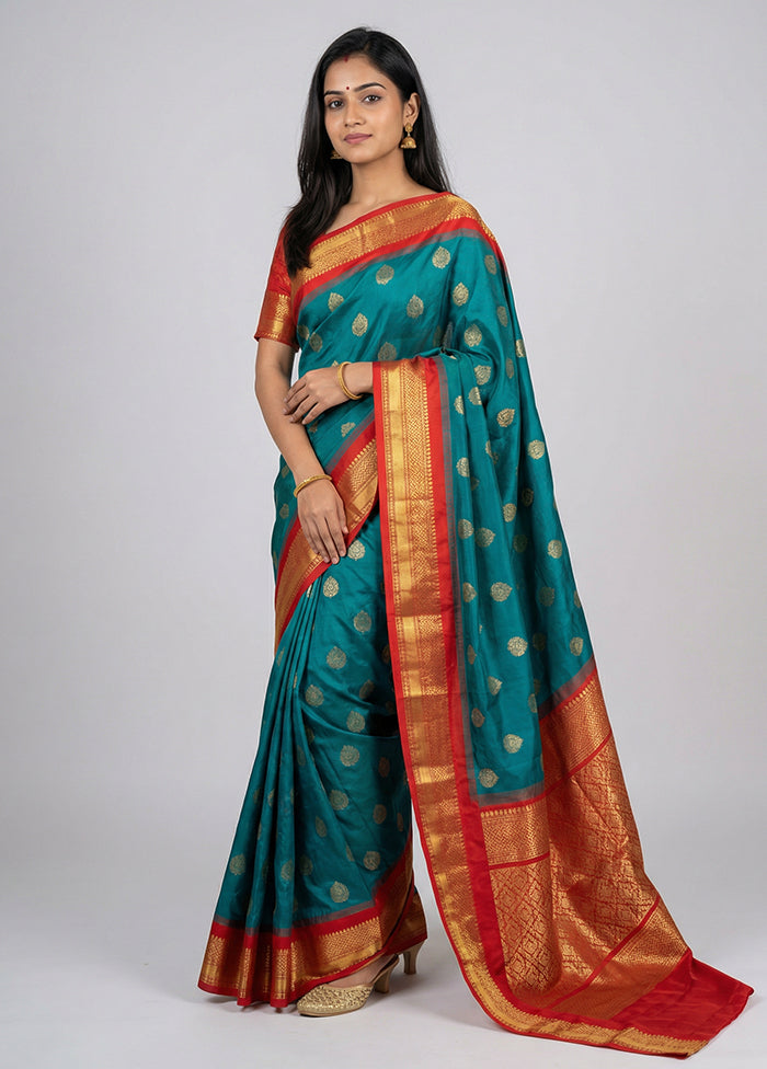 Green Kanjivaram Silk Saree With Blouse Piece