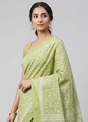 Green Cotton Saree With Blouse Piece