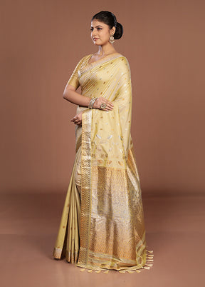 Cream Assam Silk Saree With Blouse Piece