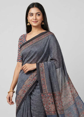 Grey Printed Silk Saree Without Blouse Piece