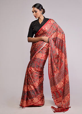 Maroon Printed Silk Saree With Blouse Piece