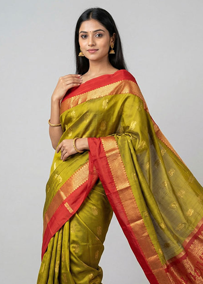 Green Handloom Kanjivaram Pure Silk Saree With Blouse Piece