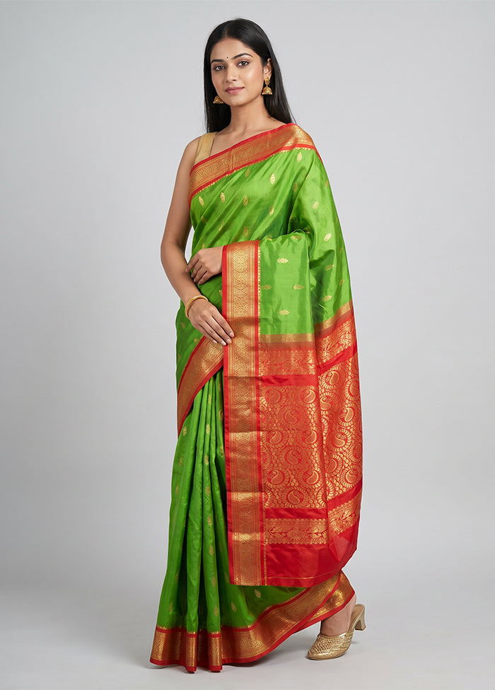 Green Handloom Kanjivaram Silk Saree With Blouse Piece