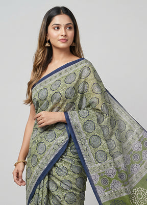 Green Printed Silk Saree Without Blouse Piece