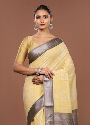 Yellow Pure Cotton Saree With Blouse Piece