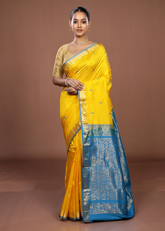 Yellow Handloom Kanjivaram Pure Silk Saree With Blouse Piece