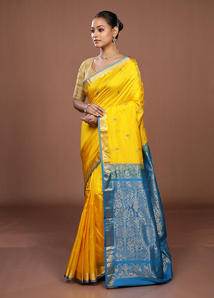 Yellow Handloom Kanjivaram Pure Silk Saree With Blouse Piece
