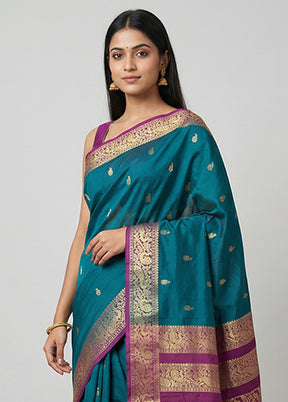Green Cotton Saree With Blouse Piece