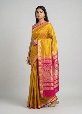 Green Cotton Saree With Blouse Piece