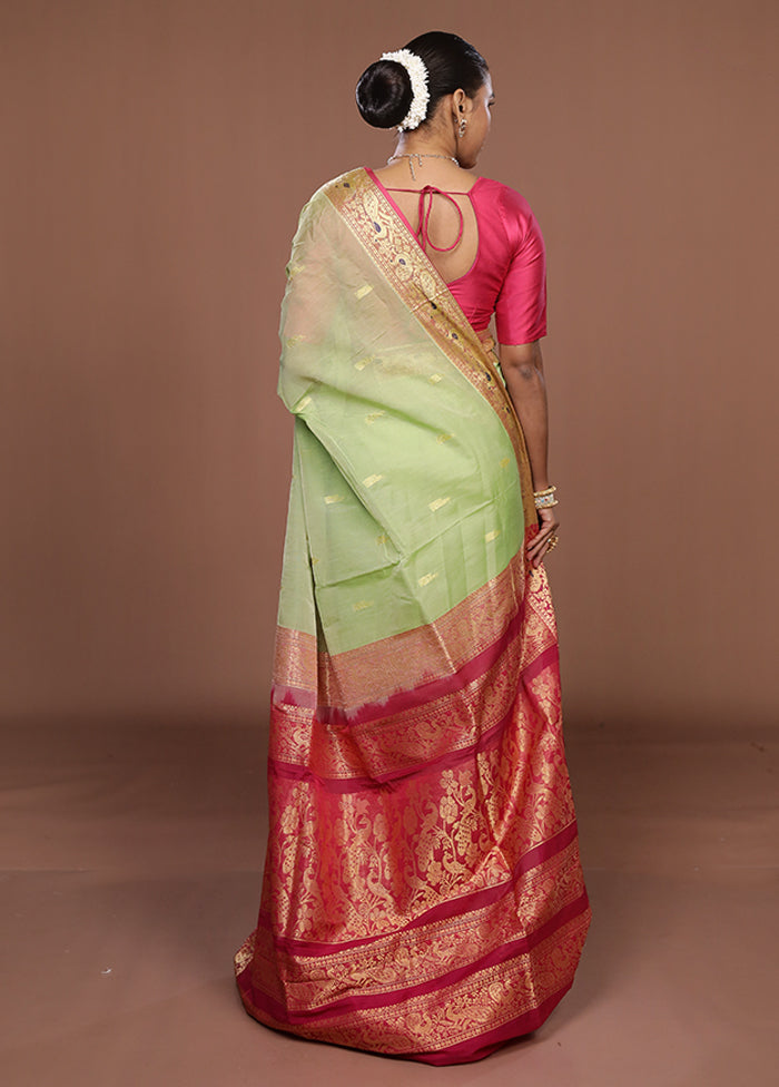 Green Cotton Saree With Blouse Piece