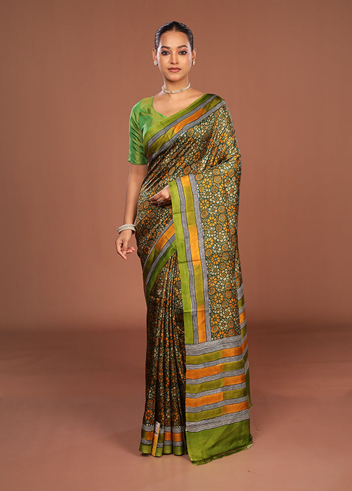 Green Printed Silk Saree Without Blouse Piece