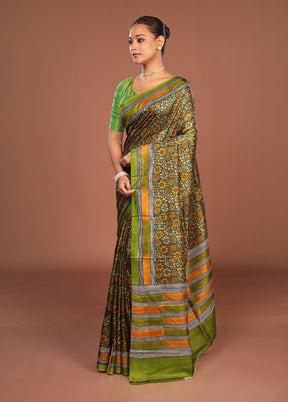 Green Printed Silk Saree Without Blouse Piece